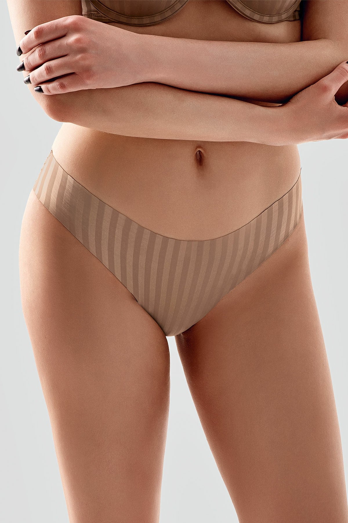 9213 - Desenli Slip Külot