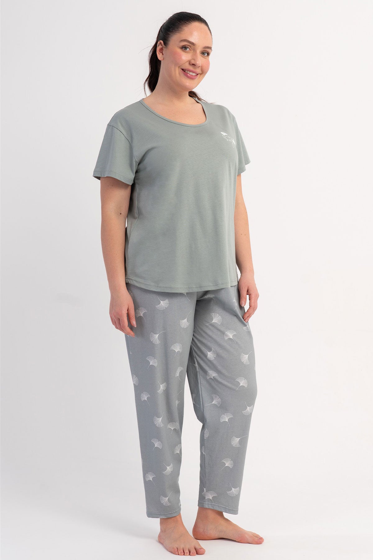 KADIN P.SUPREM BATTAL XXL O YAKA KISA KOL ETEGI OVAL PIJAMA TAKIM