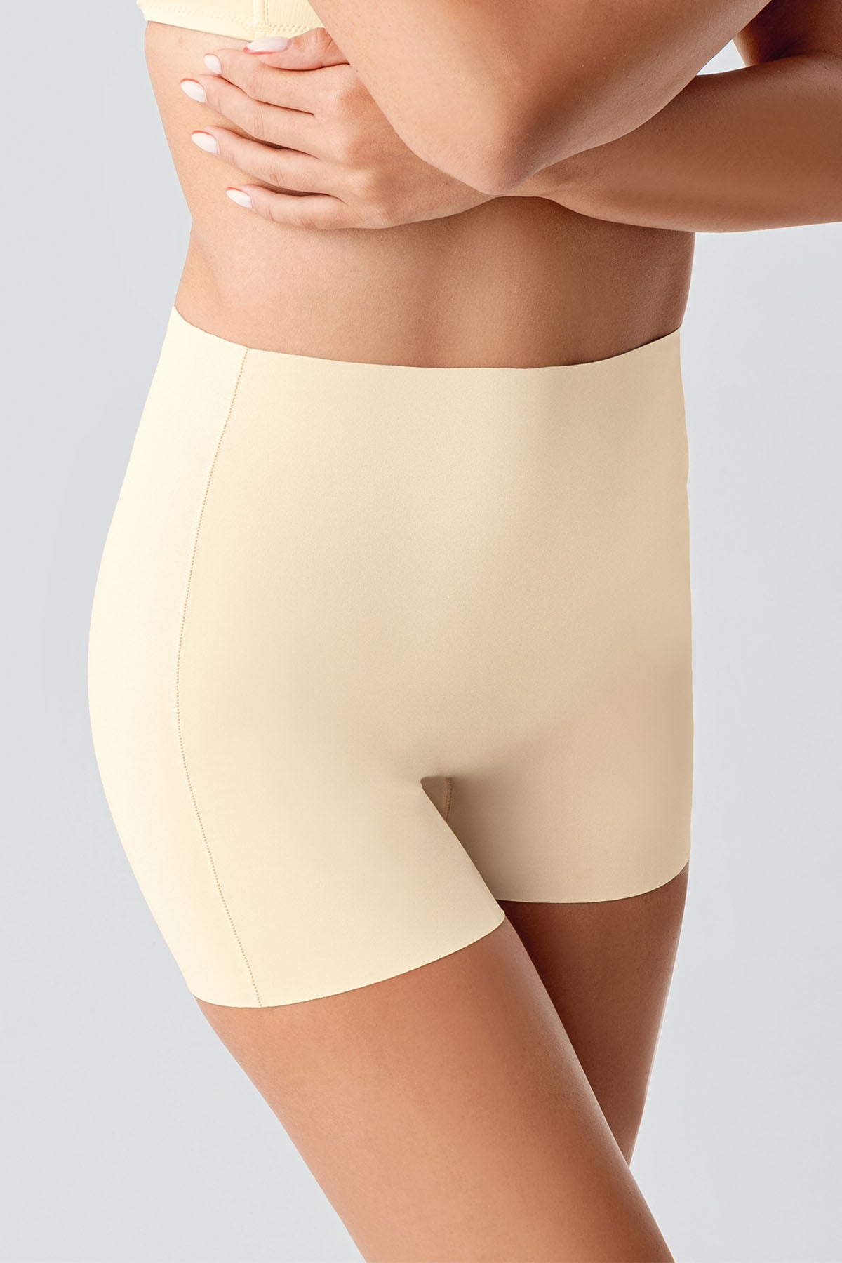9205-Short Lazer Kesim Külot (Kutulu)