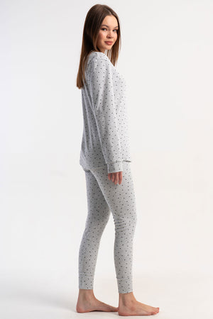 KADIN KASKORSE O YAKA UZUN KOL KOLUCU VE PACASI MANSETLI ETEGI OVAL PIJAMA TAKIM